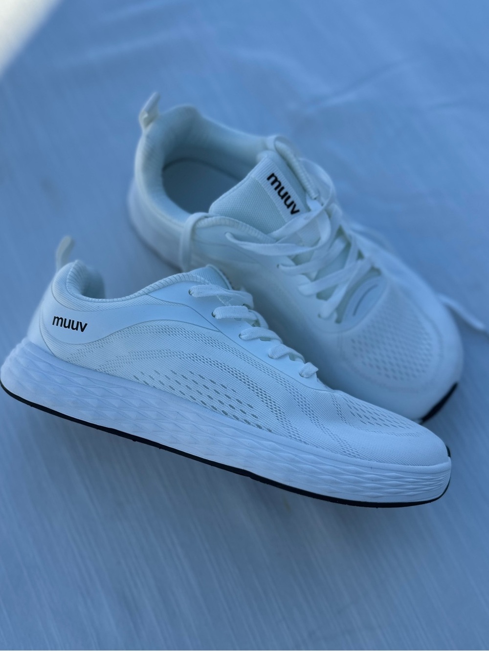CUURT All White MUUV Wide Toe Box Court Shoes NWOB 39 US 8-8.5